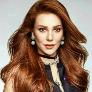 Эльчин Сангу - актер сериала сыгравший Дефне