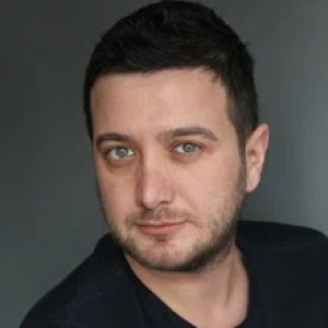 Онур Бююктопчу - актер сериала сыгравший Корай