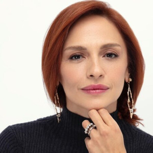 Синем Озтюрк - актер сериала сыгравший Ясемин